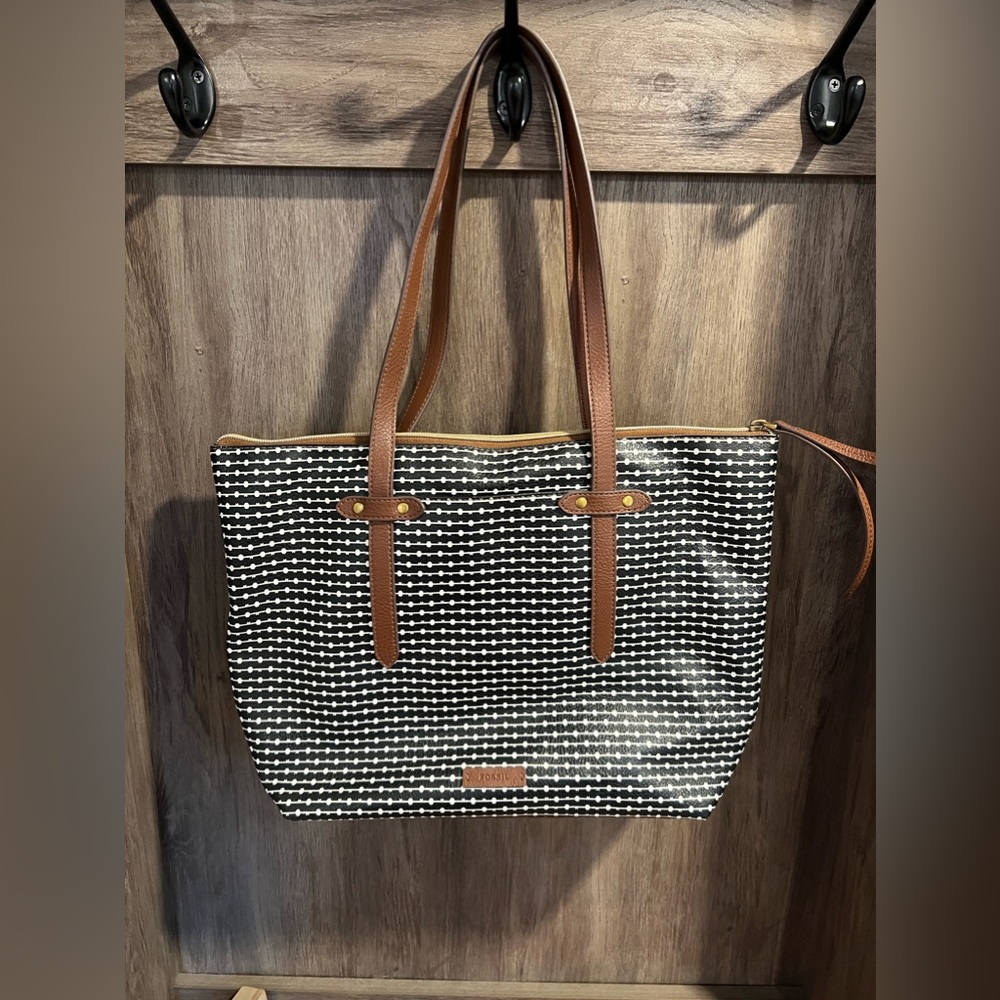 Fossil Felicity Tote In Black/White Key - image 1